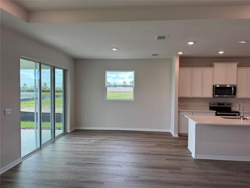 Spacious, unfurnished interior of a new home in Solera at Lakewood Ranch, Bradenton (Image 18).