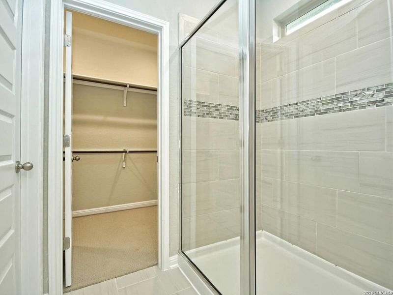 Close-up of interior finishes inside a home in Thomas Pond, San Antonio (Image 8).
