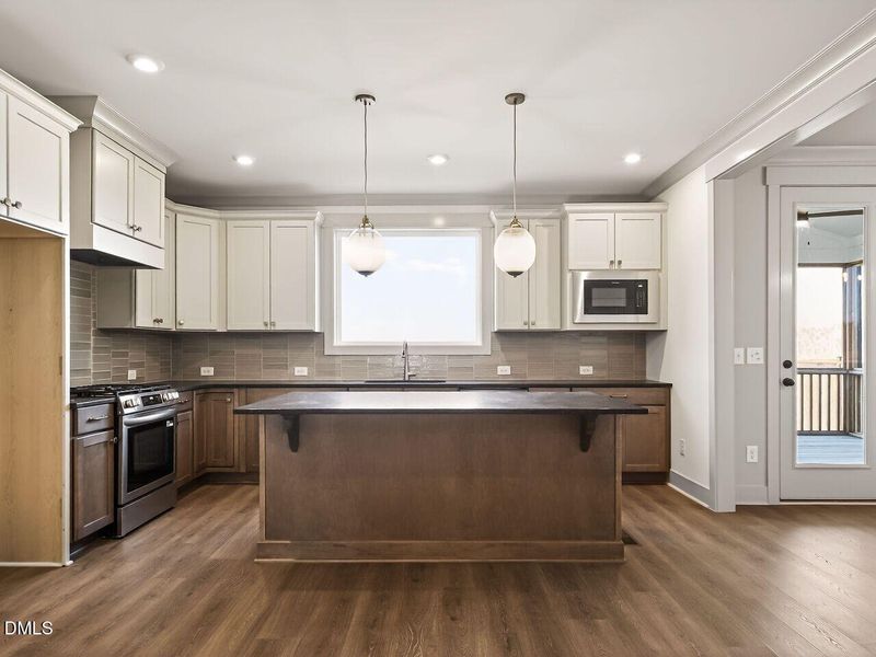 013-1280x960-kitchen