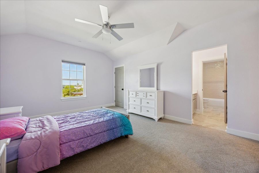 Furnished interior view inside a new home in Sweetwater - 60', Austin (Image 25).