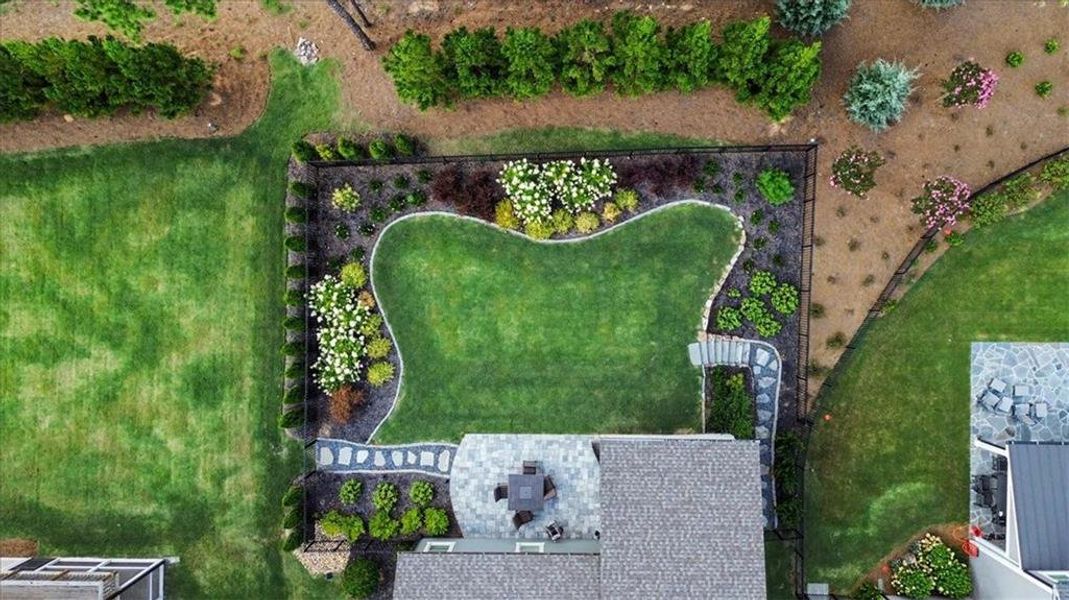 Community amenities in Lakeside at River Green, Canton (Image 39).