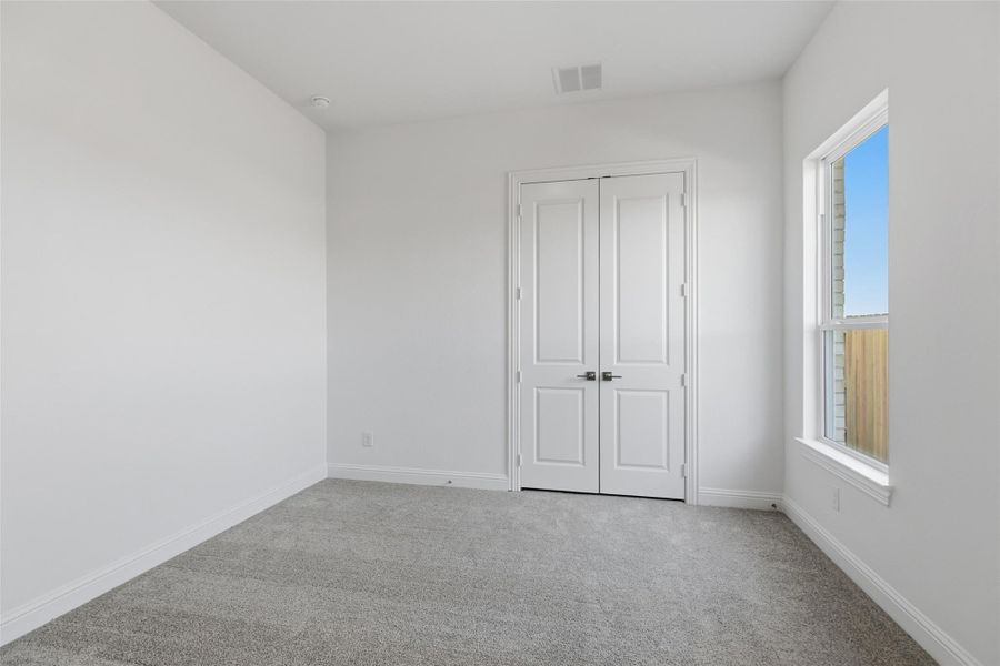 Spacious, unfurnished interior of a new home in Sundance Cove, Crosby (Image 27).