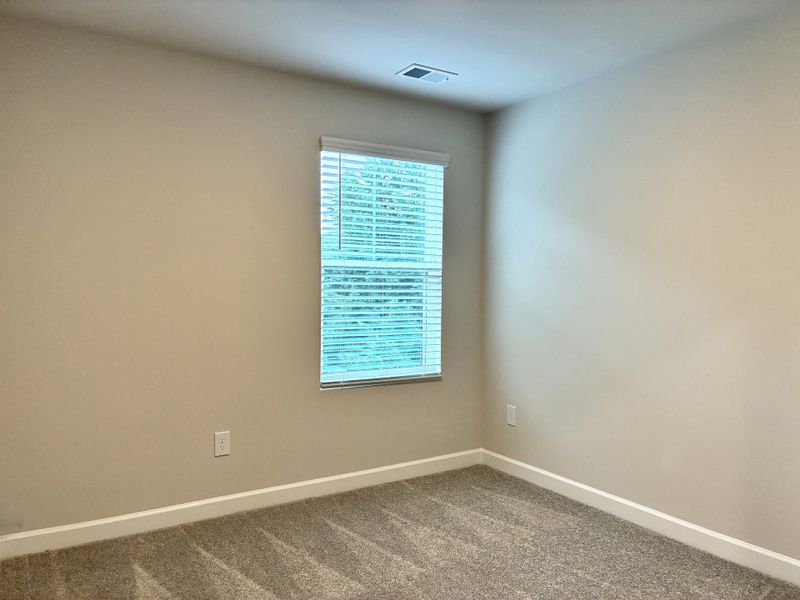 Spacious, unfurnished interior of a new home in Miller Park, Greenville (Image 14).