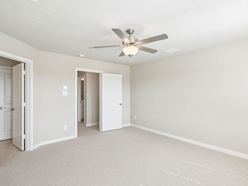 Spacious, unfurnished interior of a new home in Oak Ridge Park, Corinth (Image 16).