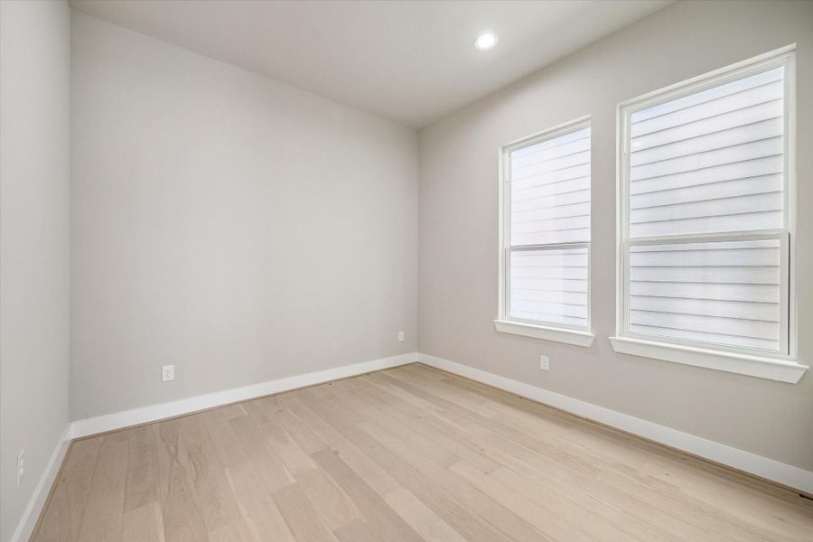 Secondary bedroom Secondary bedroom