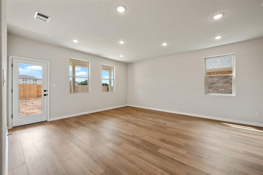 Representative images and renderings are for illustrative purposes. Actual structural options and design finishes of home may vary. Representative images and renderings are for illustrative purposes. Actual structural options and design finishes of home may vary.