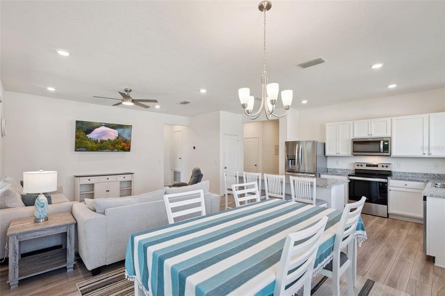 Furnished interior view inside a new home in , Mascotte (Image 15).