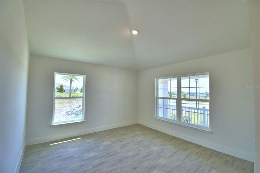 Spacious, unfurnished interior of a new home in Lake Juliana Estates, Auburndale (Image 29).