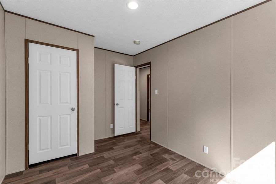 Spacious, unfurnished interior of a new home in , Blacksburg (Image 31).
