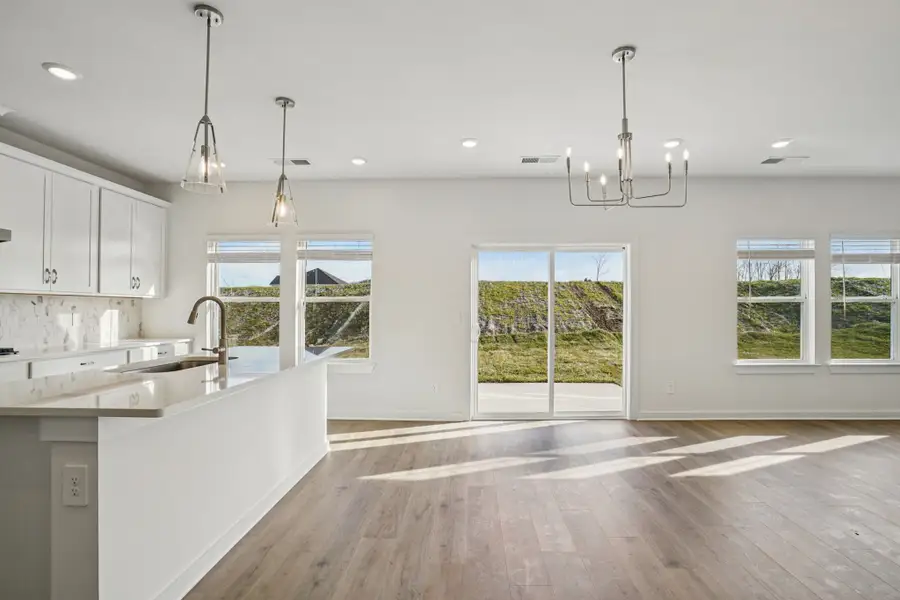 Spacious, unfurnished interior of a new home in Mansker Farms - Bronze Series, Hendersonville (Image 10).