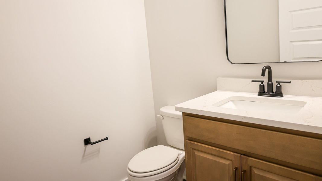 Representative interior finishes for a home built from the STONEBROOK II by D.R. Horton in Harvest Point, Spring Hill (Image 21).