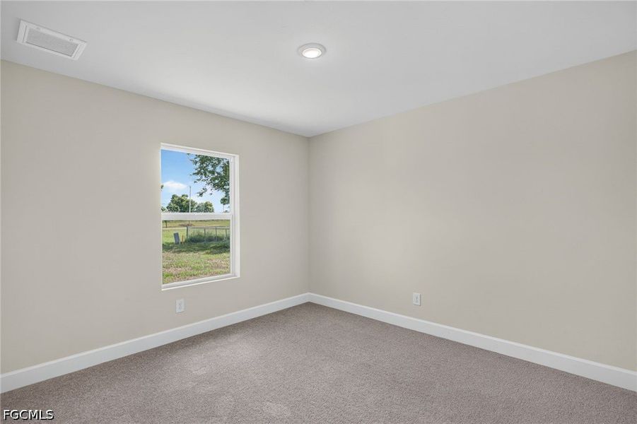 Spacious, unfurnished interior of a new home in Cape Coral, Cape Coral (Image 25).
