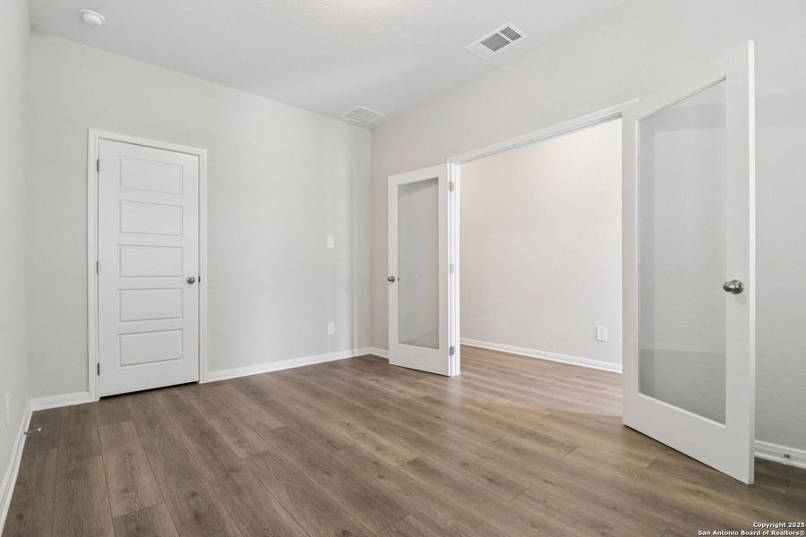 Spacious, unfurnished interior of a new home in Royal Crest, San Antonio (Image 45). Spacious, unfurnished interior of a new home in Royal Crest, San Antonio (Image 45).