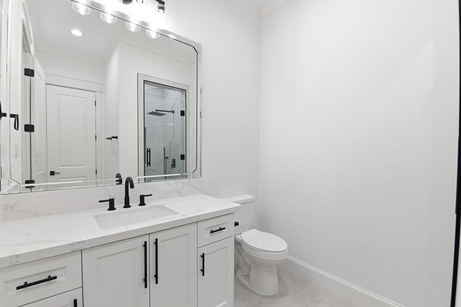 Private Bath to bedroom