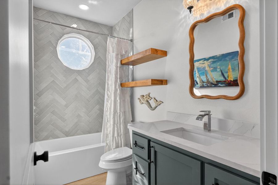 Furnished interior view inside a new home in , Bolivar (Image 11).