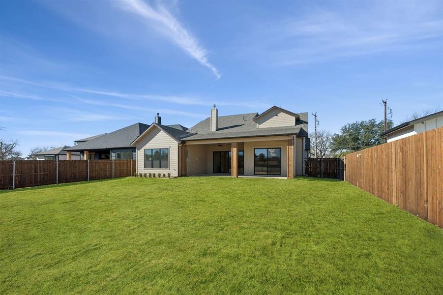 Exterior details and patio area of a home in , Roanoke (Image 4).