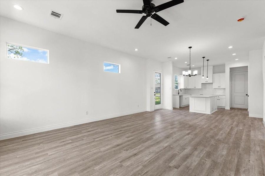 Spacious, unfurnished interior of a new home in , Houston (Image 34).