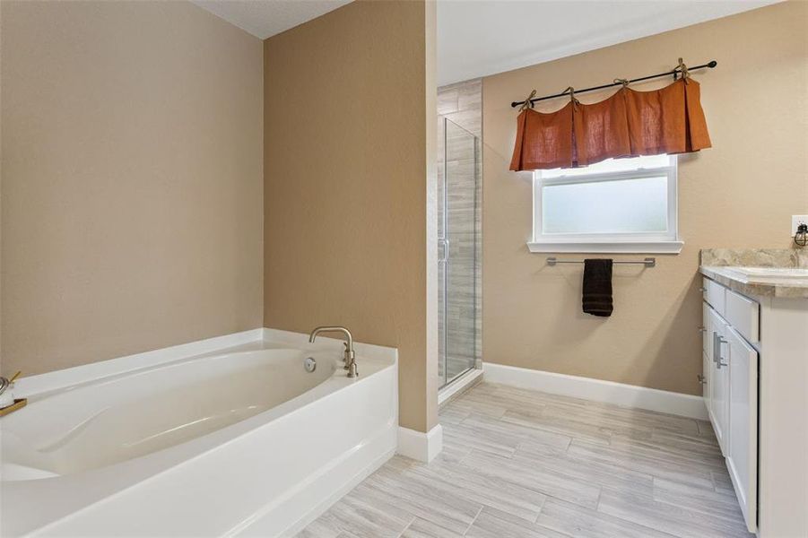 Furnished interior view inside a new home in Royal Highlands, Weeki Wachee (Image 24).