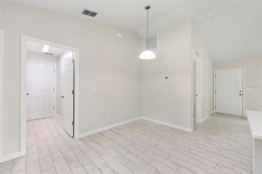 Spacious, unfurnished interior of a new home in , Ocala (Image 25).