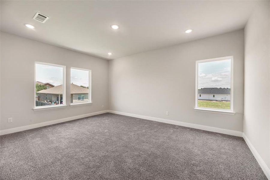 Spacious, unfurnished interior of a new home in Creekside of Crowley, Crowley (Image 27).
