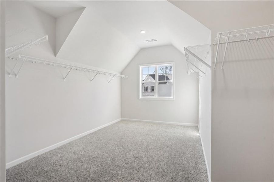 Spacious, unfurnished interior of a new home in Ponderosa Farms Reserve, Gainesville (Image 54).
