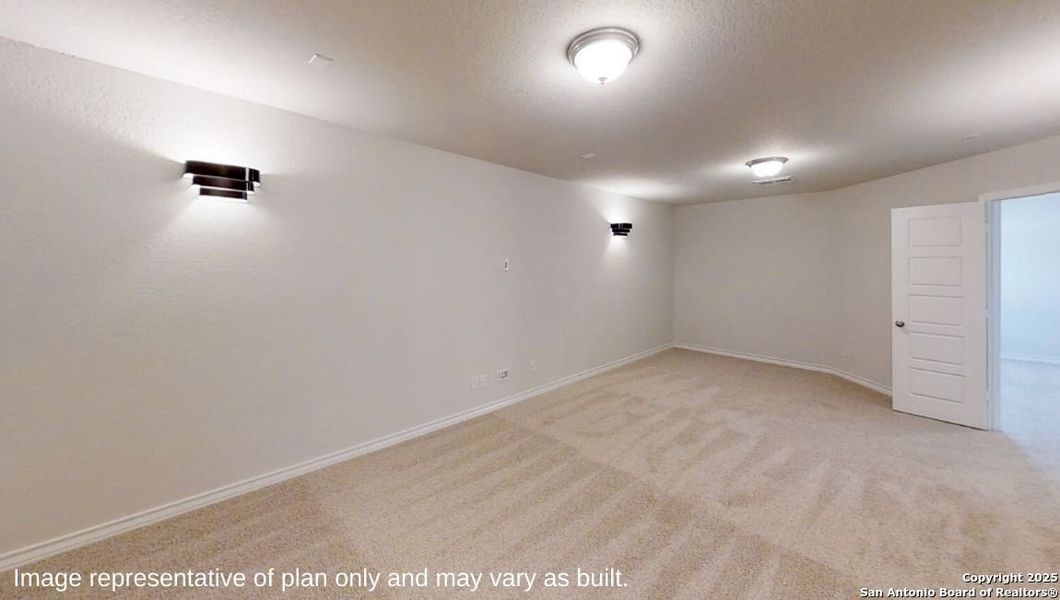 Spacious, unfurnished interior of a new home in Brookstone Creek, San Antonio (Image 20).