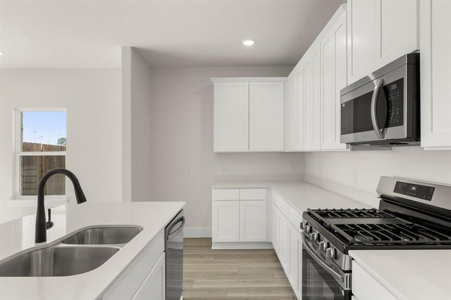 08. 2900 Woodbrook - Kitchen (3)