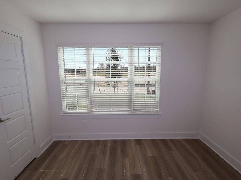 Spacious, unfurnished interior of a new home in Lone Star Landing, Montgomery (Image 34).