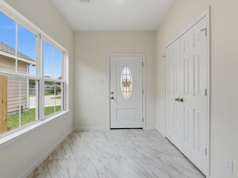 Spacious, unfurnished interior of a new home in , Houston (Image 15).