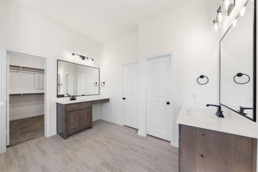 Furnished interior view inside a new home in , Waxahachie (Image 7).