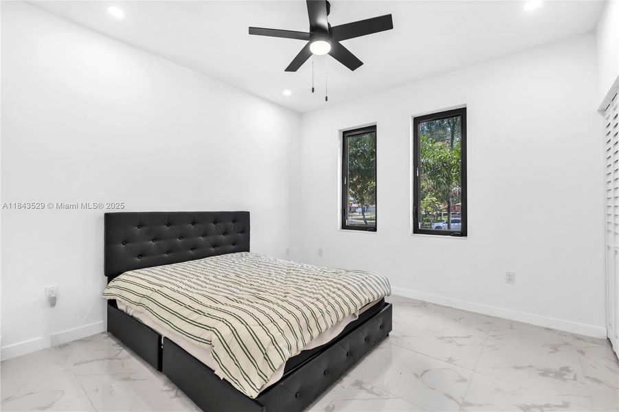 Furnished interior view inside a new home in , Pompano Beach (Image 12).