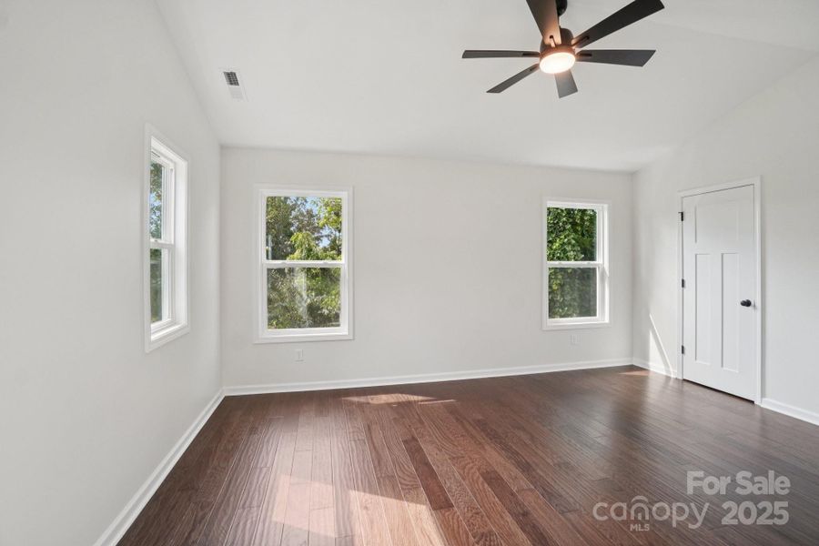 Spacious, unfurnished interior of a new home in , Asheville (Image 18).