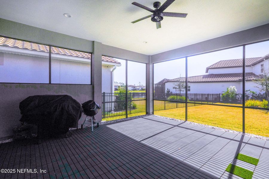 Exterior details and patio area of a home in Tamaya, Jacksonville (Image 4).