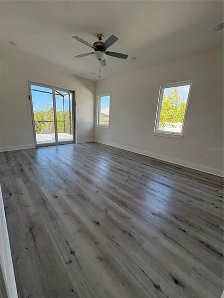 Spacious, unfurnished interior of a new home in , Port Charlotte (Image 10).