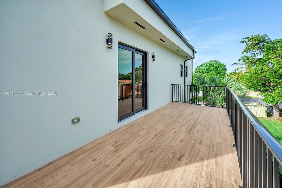 Exterior details and patio area of a home in , Fort Lauderdale (Image 31). Exterior details and patio area of a home in , Fort Lauderdale (Image 31).