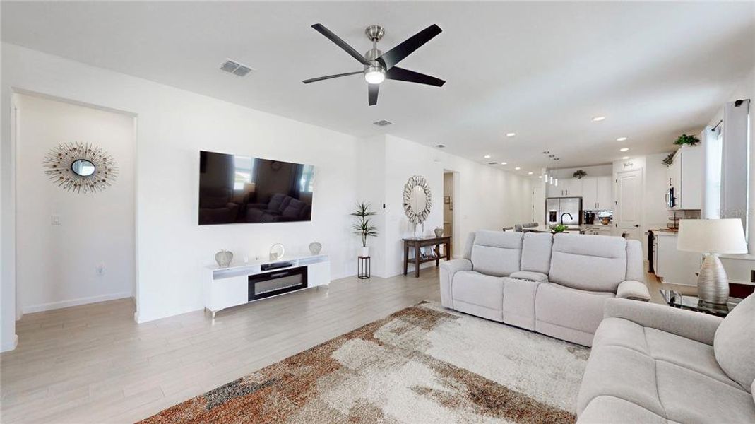 Furnished interior view inside a new home in , Winter Haven (Image 33).