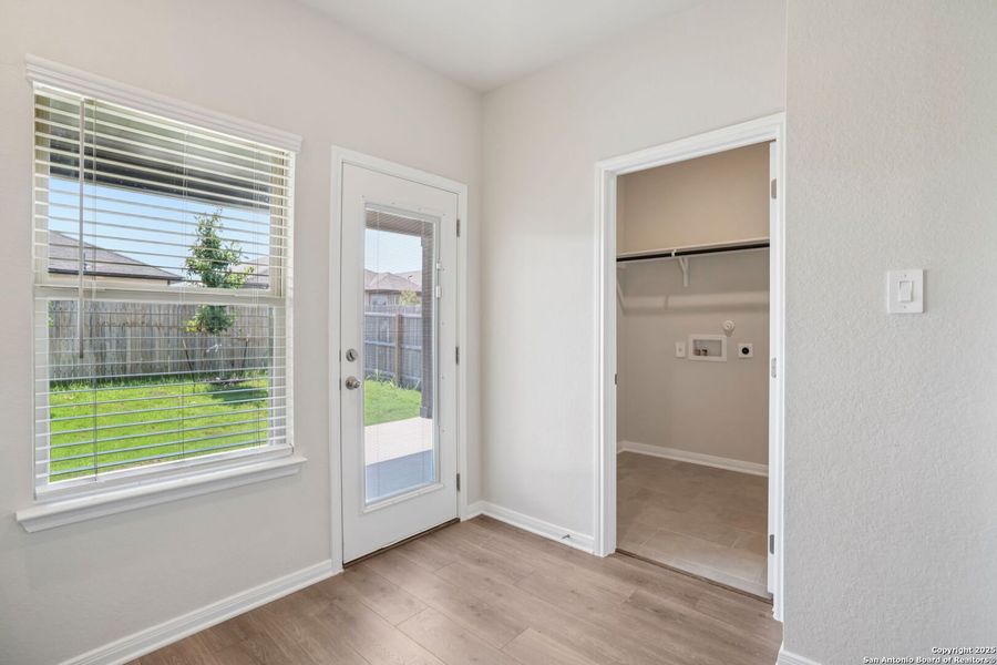 Spacious, unfurnished interior of a new home in Catalina, Converse (Image 25).