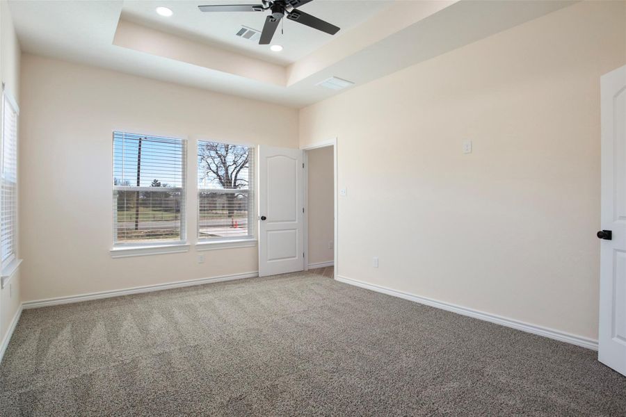 Spacious, unfurnished interior of a new home in , Hearne (Image 18).