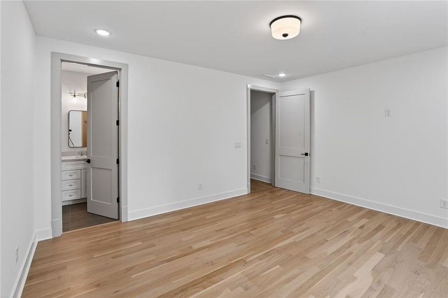 Spacious, unfurnished interior of a new home in , Roswell (Image 63).
