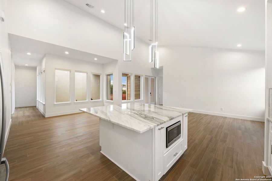 Furnished interior view inside a new home in , Blanco (Image 13).