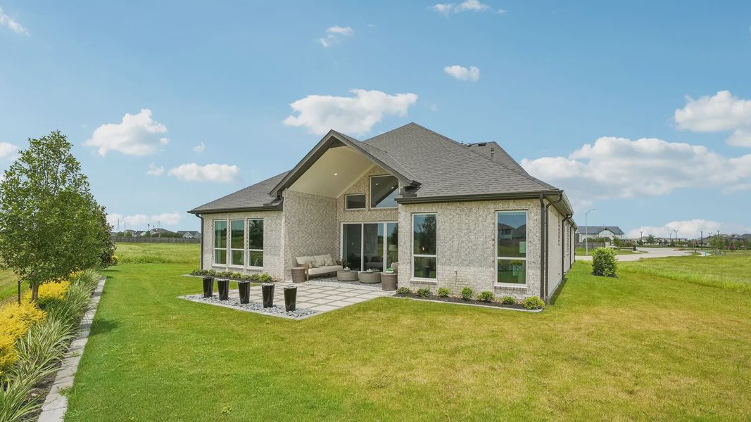 Representative exterior details of a home built from the Sydney by Chesmar Homes in Westland Ranch, League City (Image 25).