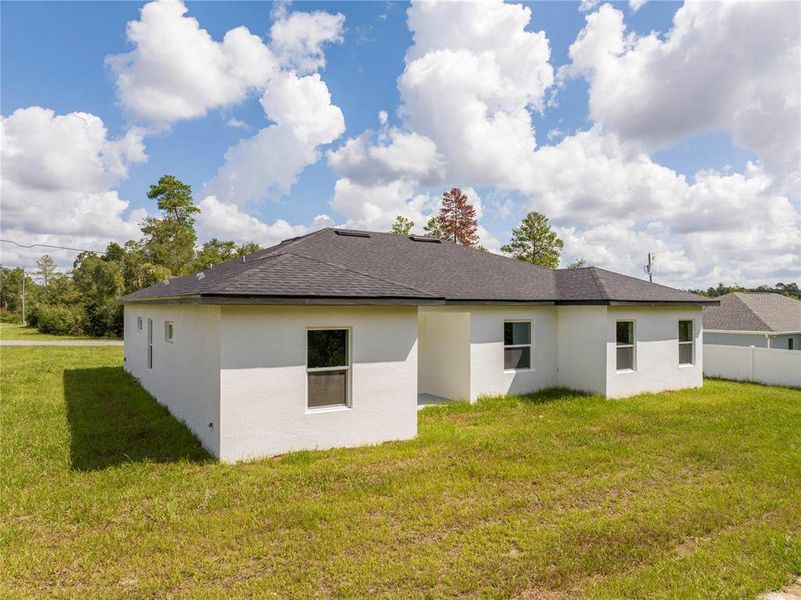 Exterior details and patio area of a home in , Ocala (Image 3).