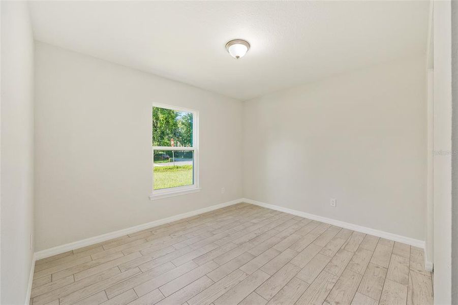 Spacious, unfurnished interior of a new home in , Ocala (Image 12).