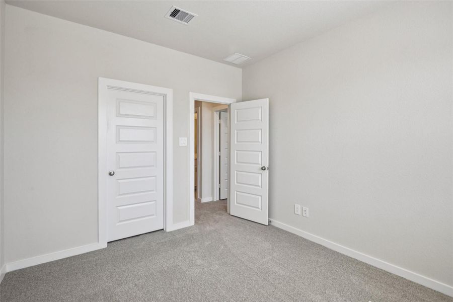 Spacious, unfurnished interior of a new home in Parkway Commons - City Series, Missouri City (Image 27).