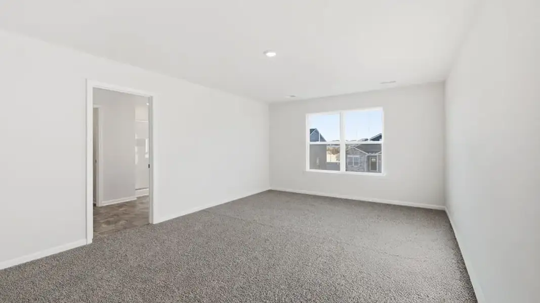 Spacious, unfurnished interior of a new home in Woodglen, Piedmont (Image 33).
