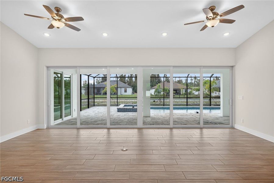Spacious, unfurnished interior of a new home in Cape Coral, Cape Coral (Image 34).