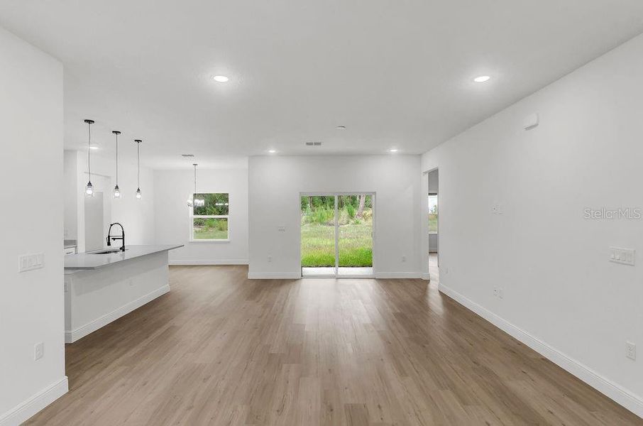 Spacious, unfurnished interior of a new home in , Ocala (Image 19).
