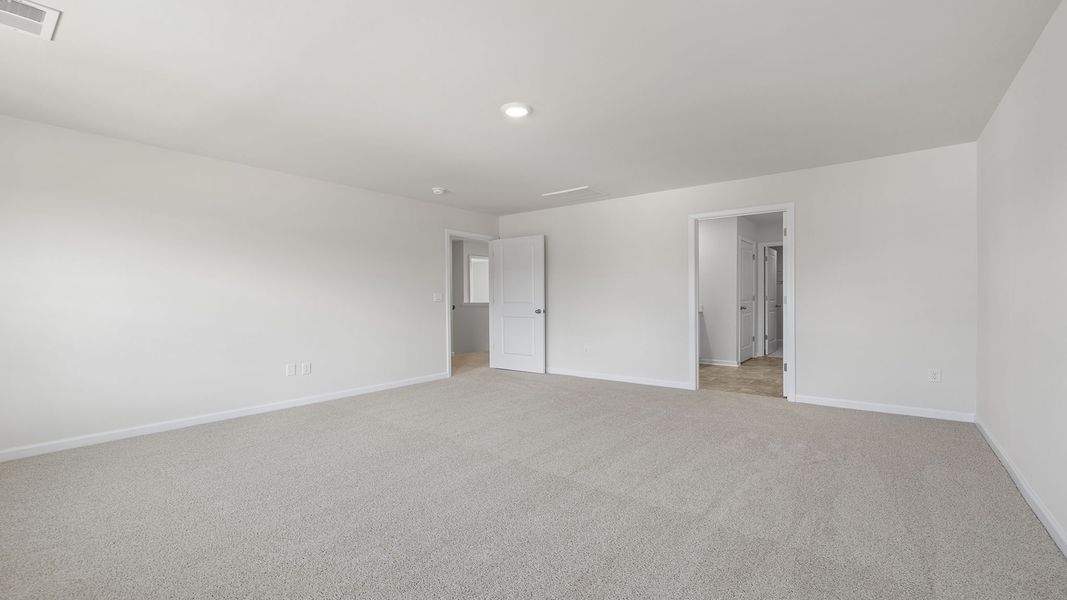 Spacious, unfurnished interior of a new home in Palmetto Valley, Anderson (Image 28).