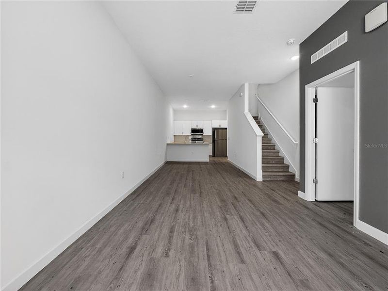 Spacious, unfurnished interior of a new home in , Davenport (Image 26).