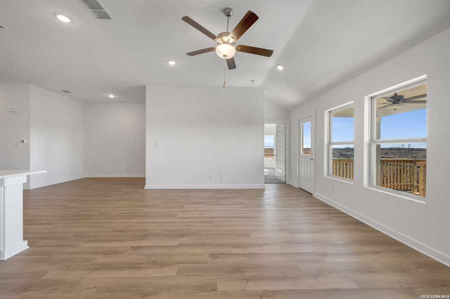 Spacious, unfurnished interior of a new home in Paloma Park, Converse (Image 39).